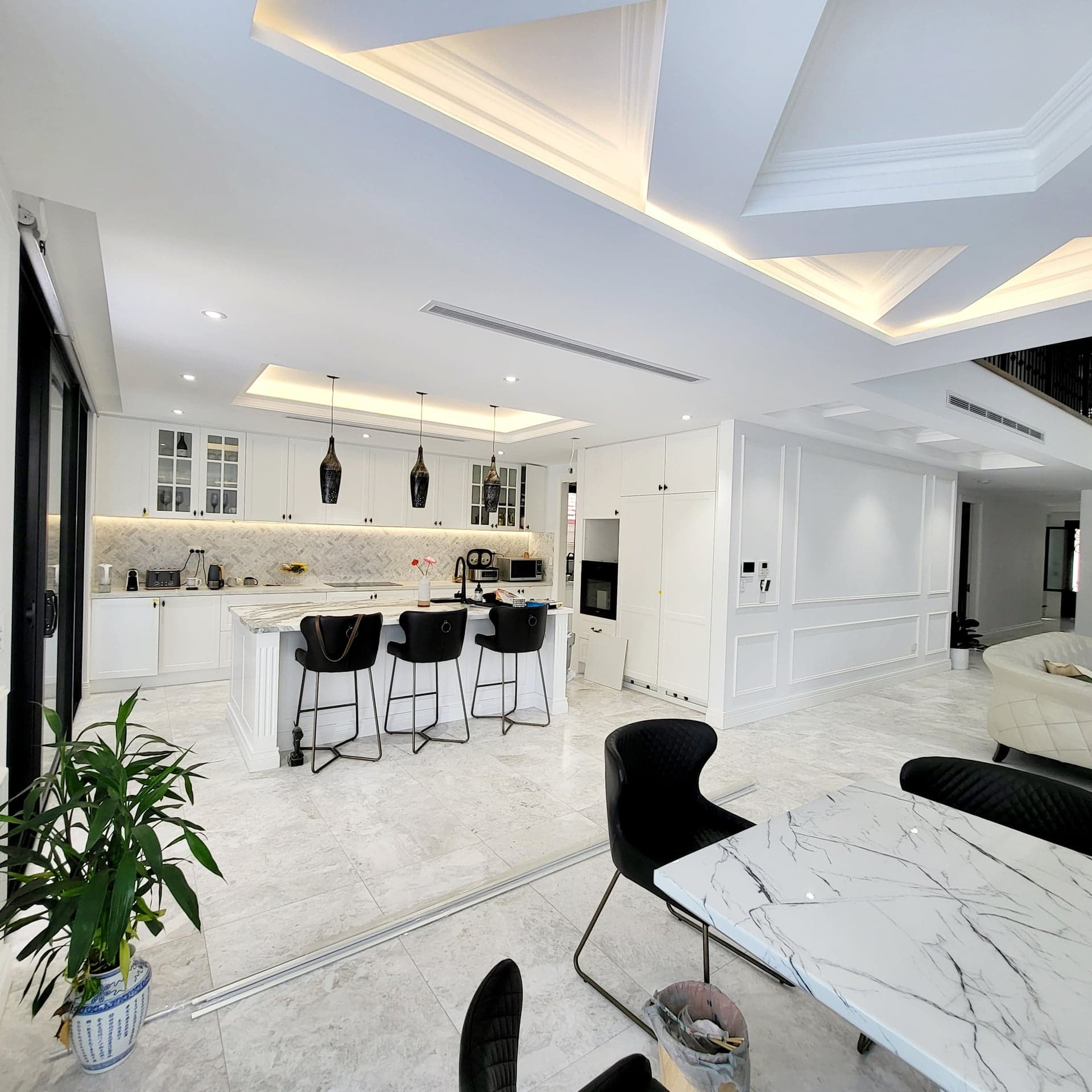 Seaforth Ave exterior view